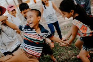 Educación humanista en la primera infancia: acompañar, no corregir